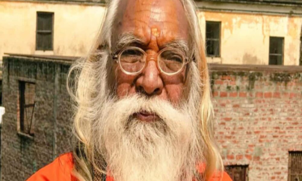 ayodhya ram mandir devotees inside outside temple not everyone get darshan today chief priest satyendra das