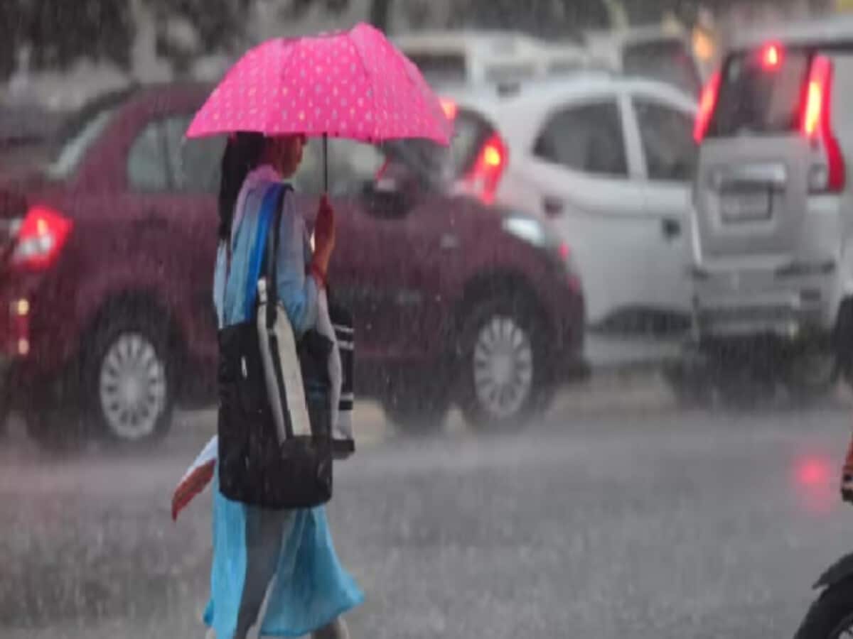 UP Weather rain alert : लखनऊ, कानपुर समेत यूपी के कई जिलों में झमाझम बारिश, बढ़ी ठंड, जानें मौसम विभाग की भविष्यवाणी UP Weather rain alert : लखनऊ, कानपुर समेत यूपी के कई जिलों में झमाझम बारिश, बढ़ी ठंड, जानें मौसम विभाग की भविष्यवाणी