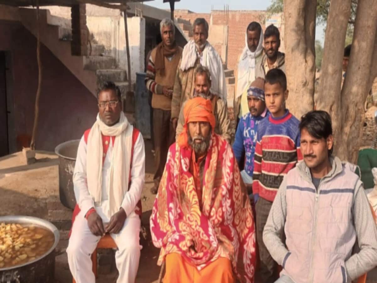 दो दिन पहले जीते जी अपना श्राद्ध करने वाले शख्स की मौत, 700 लोगों को खिलाया था तेरहवीं का भोज दो दिन पहले जीते जी अपना श्राद्ध करने वाले शख्स की मौत, 700 लोगों को खिलाया था तेरहवीं का भोज