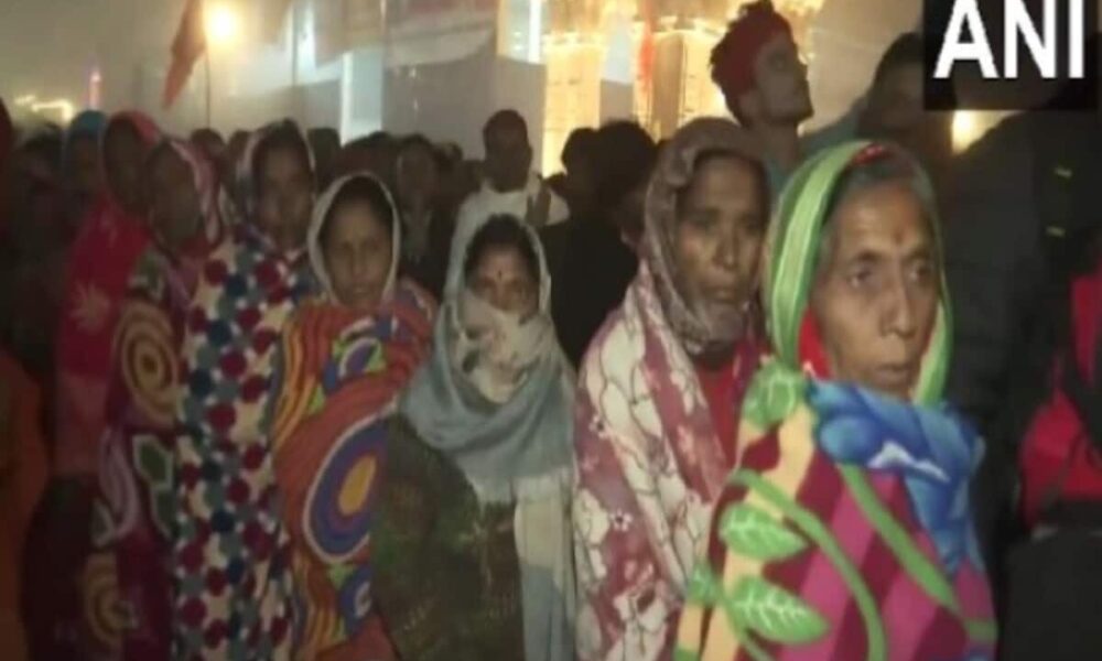 people have been standing in long lines since night to get a glimpse of ramlalla devotees in ayodhya