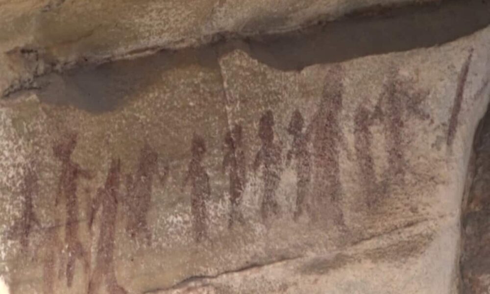 उत्तराखंड में मिली 6 हजार साल पुरानी गुफा, अंदर का नजारा कैसा? देखें PHOTO