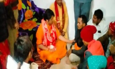 After reaching Kawardha Dhirendra Krishna Shastri sat on the ground at the house of deceased cow servant Sadharam said this big thing
