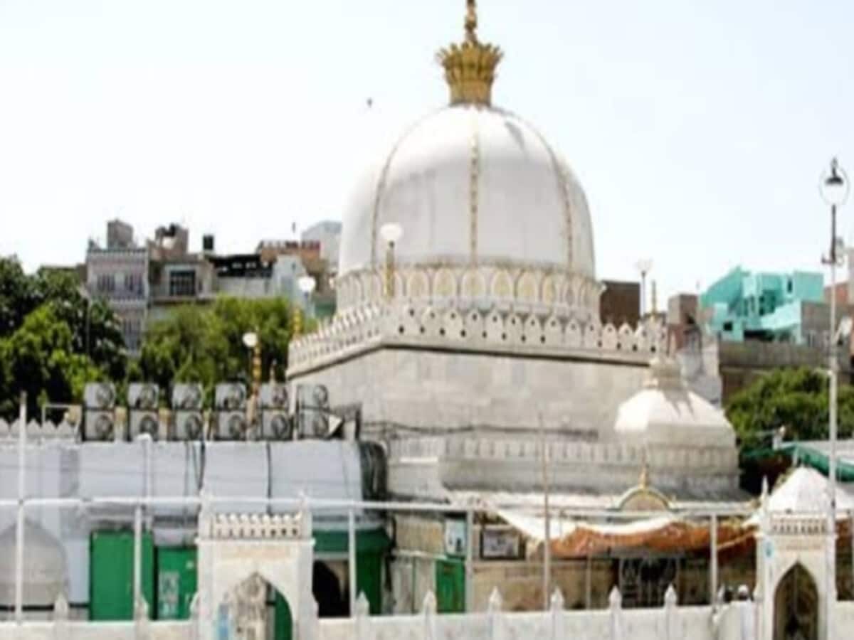ज्ञानवापी के बाद अजमेर दरगाह पर हिंदू मंदिर होने का दावा, CM भजनलाल से की यह मांग ज्ञानवापी के बाद अजमेर दरगाह पर हिंदू मंदिर होने का दावा, CM भजनलाल से की यह मांग