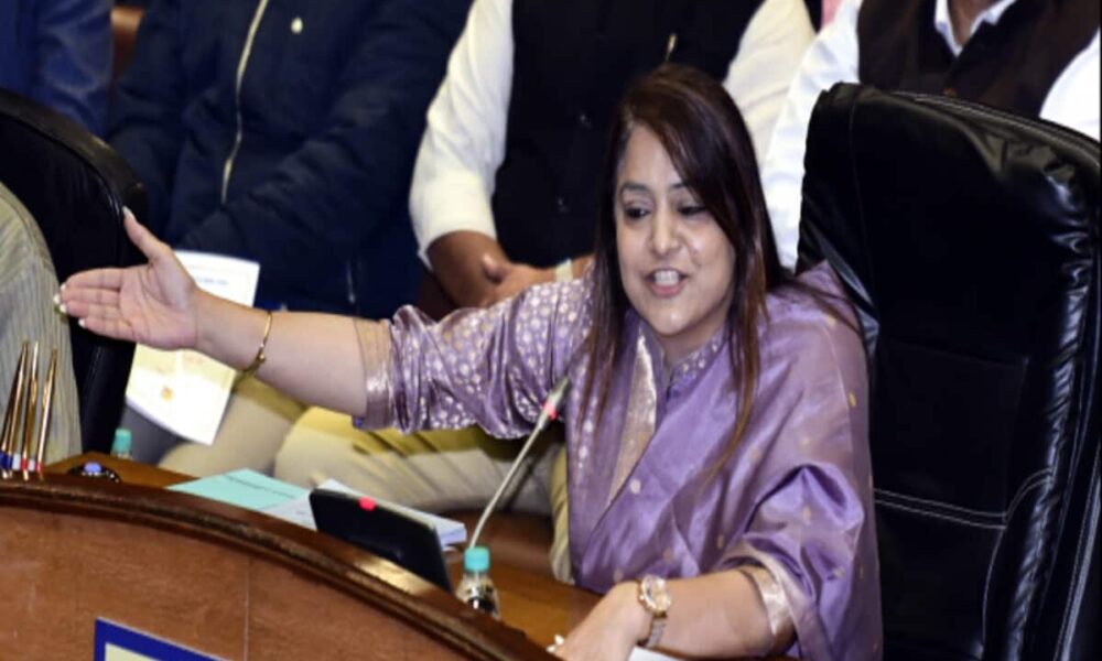 स्थायी समिति की पॉवर ट्रांसफर करने की गुहार, सुप्रीम कोर्ट पहुंचीं शैली ओबेरॉय, क्या दलील?