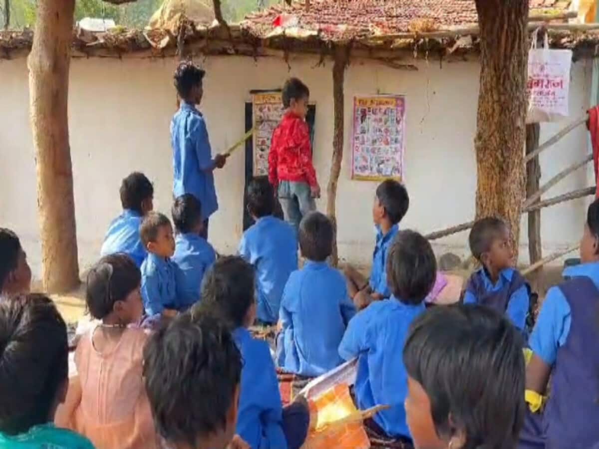 छत्तीसगढ़ के वनांचल में पहुंचेगी मोदी की योजनाएं, राष्ट्रपति के दत्तक पुत्र बैगा आदिवासियों को मिलेगा सीधा फायदा छत्तीसगढ़ के वनांचल में पहुंचेगी मोदी की योजनाएं, राष्ट्रपति के दत्तक पुत्र बैगा आदिवासियों को मिलेगा सीधा फायदा