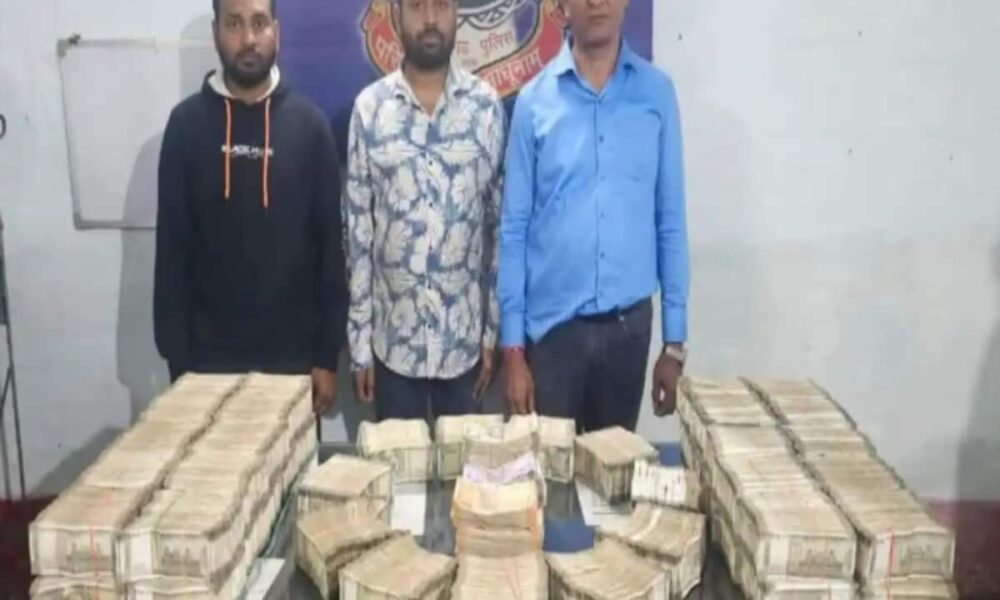 लोकसभा चुनाव से पहले भिलाई में पकड़ाया 2 करोड़ 60 लाख कैश, सुबह ही प्रदेश पड़ी आईटी की रेड