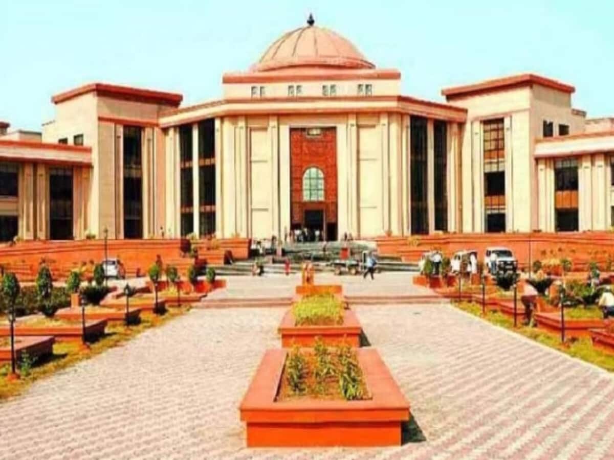 अस्तित्व खो रही छत्तीसगढ़ की अरपा नदी को लेकर हाईकोर्ट हुआ सख्त, शासन से मांगी रिपोर्ट, कैसे बनेगी व्यवस्था अस्तित्व खो रही छत्तीसगढ़ की अरपा नदी को लेकर हाईकोर्ट हुआ सख्त, शासन से मांगी रिपोर्ट, कैसे बनेगी व्यवस्था