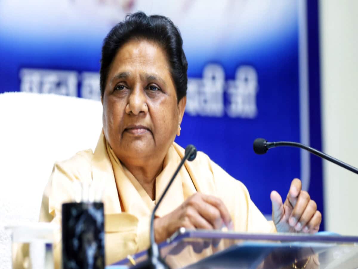 मायावती ने गणतंत्र दिवस की दी बधाई, सरकार को आत्म चिंतन की सलाह मायावती ने गणतंत्र दिवस की दी बधाई, सरकार को आत्म चिंतन की सलाह