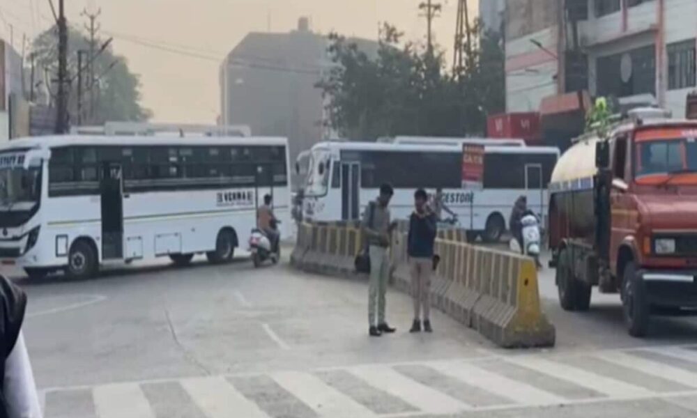 ट्रक ड्राइवरों की हड़ताल से MP में हजारों यात्री परेशान, 5 लाख गाड़ियों की आवाजाही प्रभावित