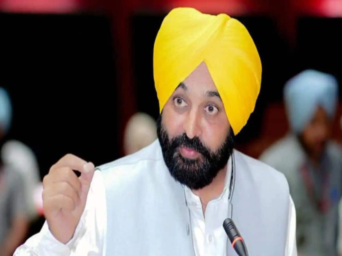 भगवंत मान पर मानहानि केस, सुखबीर बादल का परिवार की छवि धूमिल करने का आरोप भगवंत मान पर मानहानि केस, सुखबीर बादल का परिवार की छवि धूमिल करने का आरोप