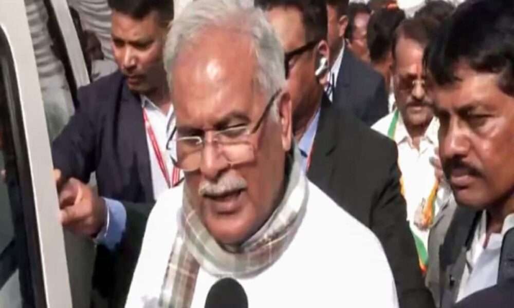 छत्तीसगढ़ के पूर्व सीएम भूपेश बघेल समेत इन बड़े नेताओं ने कोर्ट में किया सरेंडर, जानें मामला