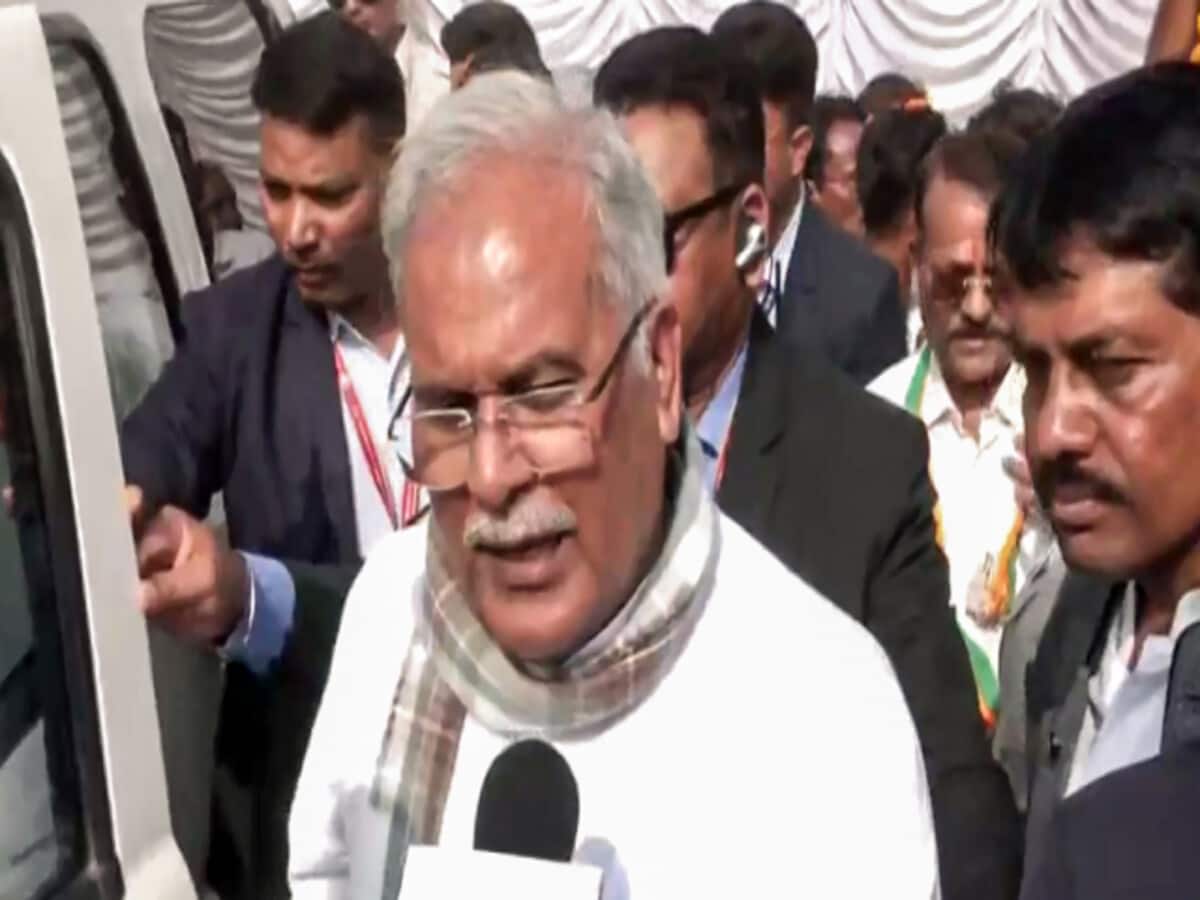 छत्तीसगढ़ के पूर्व सीएम भूपेश बघेल समेत इन बड़े नेताओं ने कोर्ट में किया सरेंडर, जानें मामला छत्तीसगढ़ के पूर्व सीएम भूपेश बघेल समेत इन बड़े नेताओं ने कोर्ट में किया सरेंडर, जानें मामला
