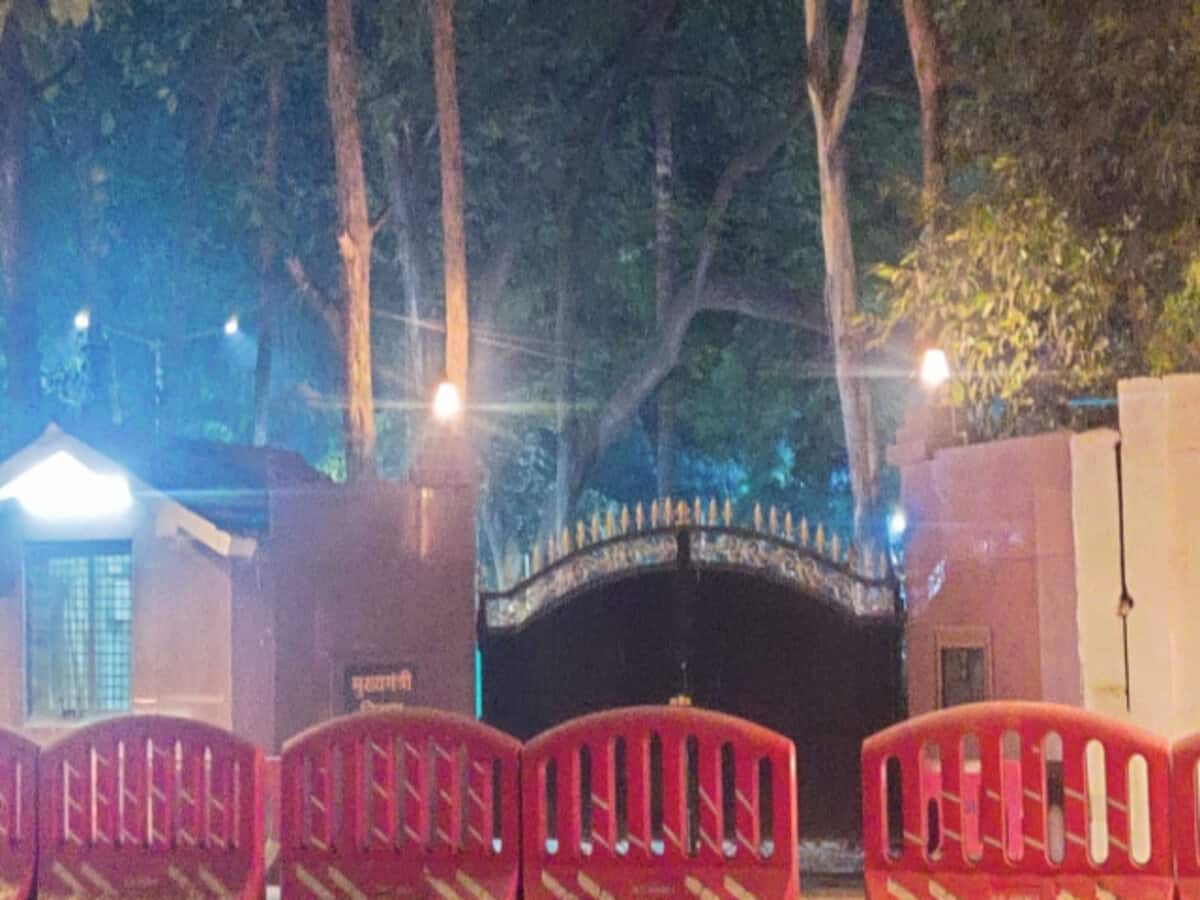 छत्तीसगढ़ में विधानसभा अध्यक्ष, मंत्रियों,नेता प्रतिपक्ष समेत पूर्व सीएम को बंगला अलॉट, जानें किसका कहां ठिकाना छत्तीसगढ़ में विधानसभा अध्यक्ष, मंत्रियों,नेता प्रतिपक्ष समेत पूर्व सीएम को बंगला अलॉट, जानें किसका कहां ठिकाना