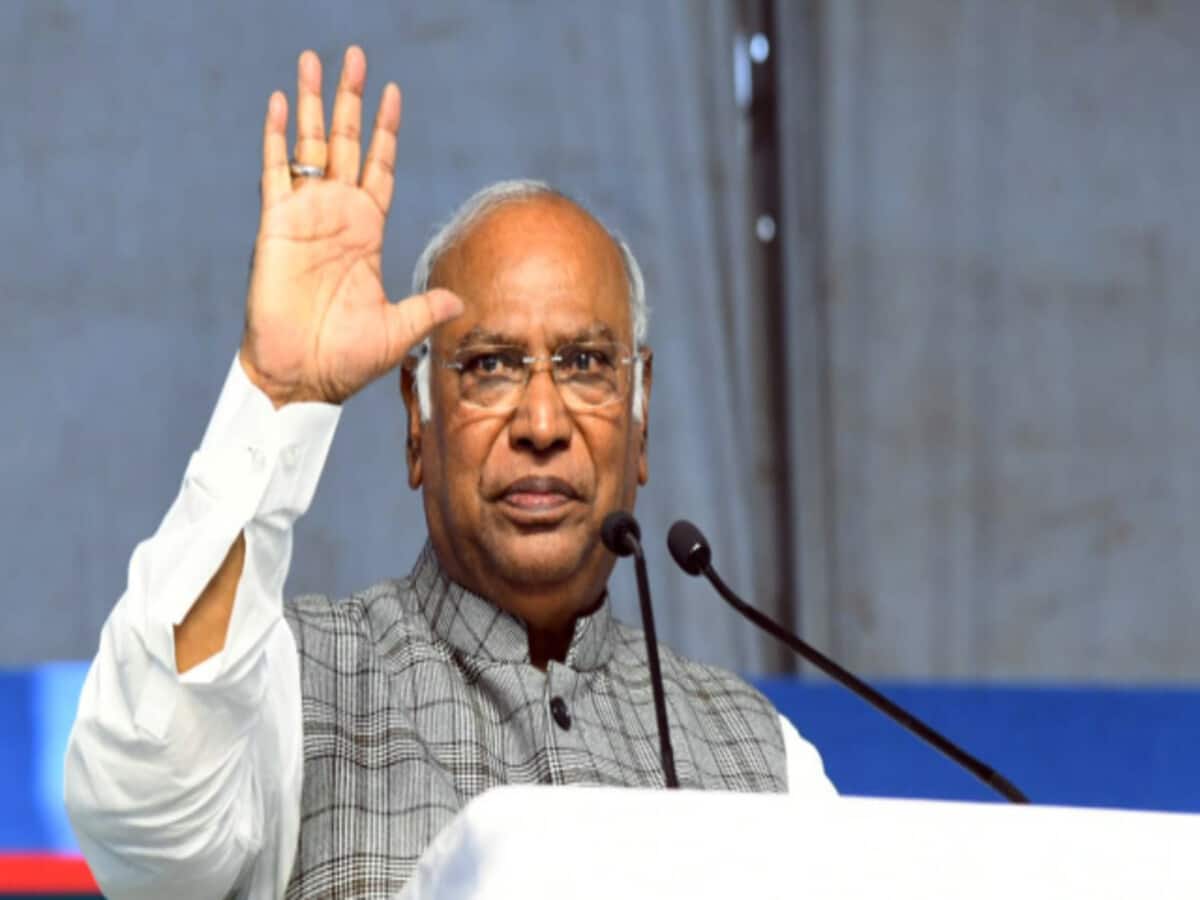 Amid ruckus over alliance with AAP Congress President Mallikarjun Kharge going to Punjab on January 10 – आप संग गठबंधन पर मची रार के बीच 10 जनवरी को पंजाब जा रहे खरगे, जानें Amid ruckus over alliance with AAP Congress President Mallikarjun Kharge going to Punjab on January 10 – आप संग गठबंधन पर मची रार के बीच 10 जनवरी को पंजाब जा रहे खरगे, जानें
