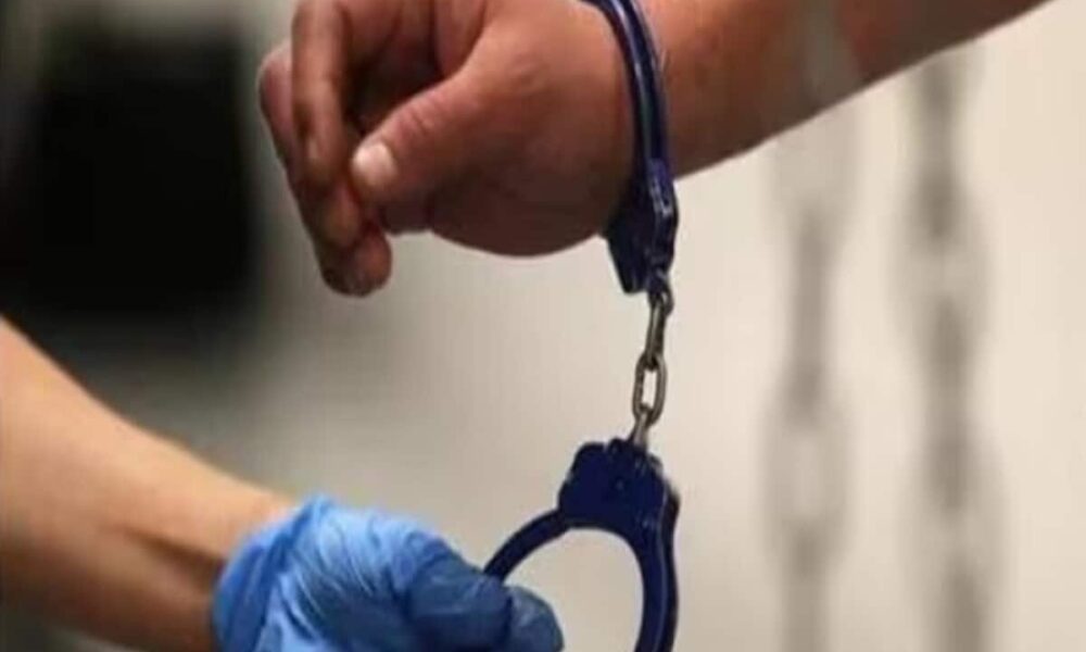 शराब घोटाले में एसीबी का एक्शन, कांग्रेस नेता के भाई को किया अरेस्ट; एजेंसी का क्या है दावा