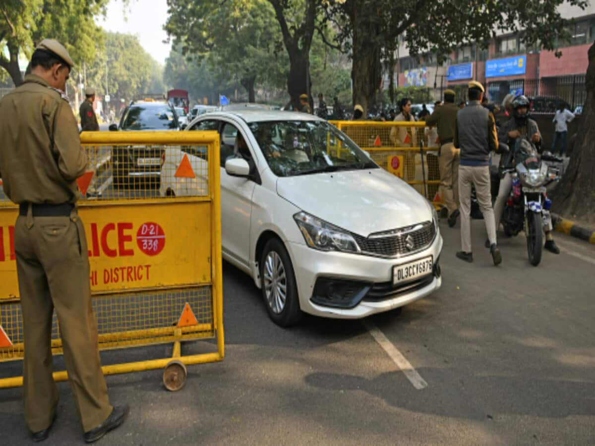 दिल्ली में बकायेदारों के खिलाफ MCD की बड़ी कार्रवाई, 668 संपत्तियां सील, 5 लाख को जारी किया नोटिस दिल्ली में बकायेदारों के खिलाफ MCD की बड़ी कार्रवाई, 668 संपत्तियां सील, 5 लाख को जारी किया नोटिस