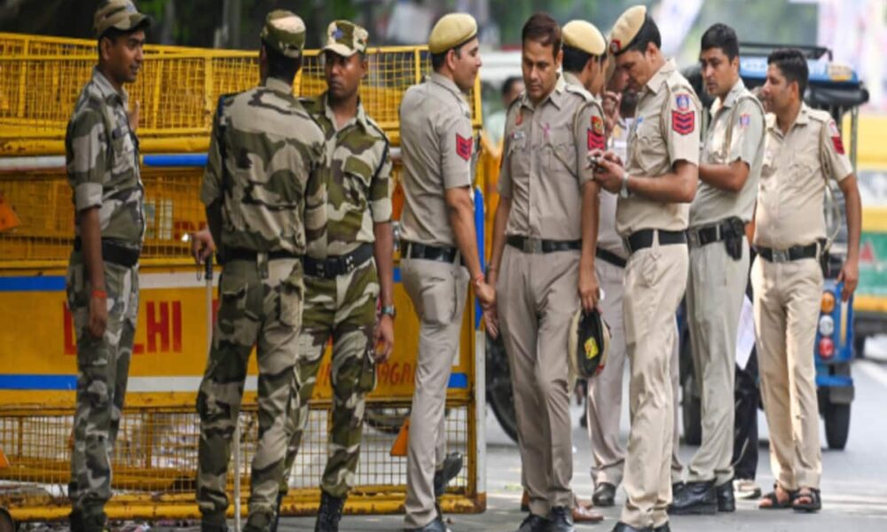 दिल्ली क्षेत्र में 4 दिन पार्सल लेन-देन पर प्रतिबंध, गणतंत्र दिवस पर सुरक्षा कड़ी, कमांडो दस्ते ने संभाली कमान