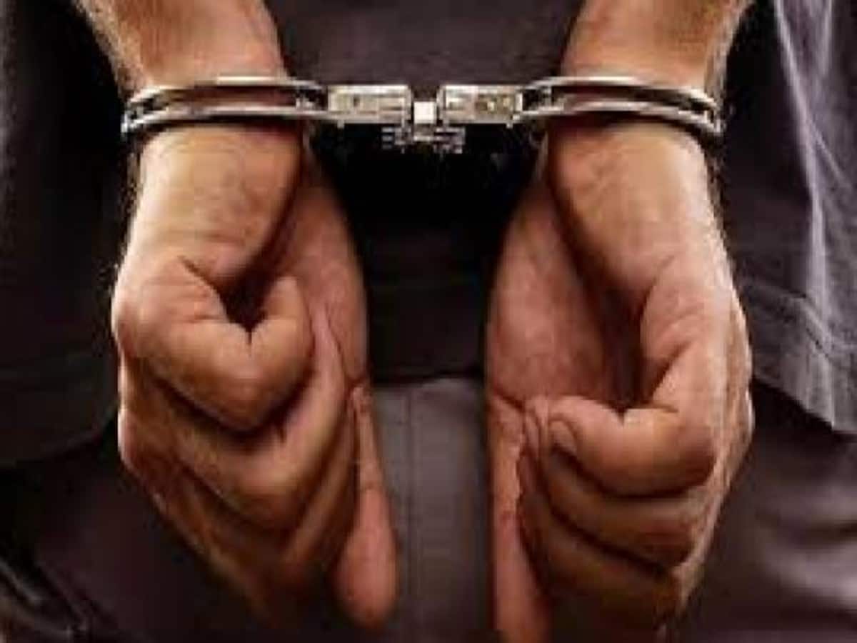 रिलायंस शोरूम करोड़ों की डकैती में 1 और युवक गिरफ्तार, घटना को अंजाम देने में निभाई अहम भूमिका रिलायंस शोरूम करोड़ों की डकैती में 1 और युवक गिरफ्तार, घटना को अंजाम देने में निभाई अहम भूमिका
