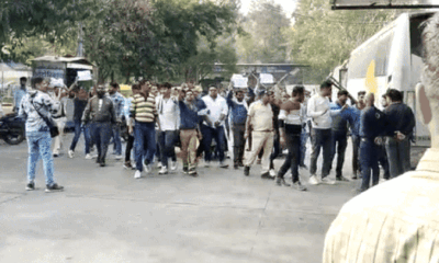 Striking drivers vandalized city buses in Indore | इंदौर में हड़ताली ड्राइवरों ने सिटी बसों में की तोड़फोड़: AICTSL परिसर में घुसे; हंगामा