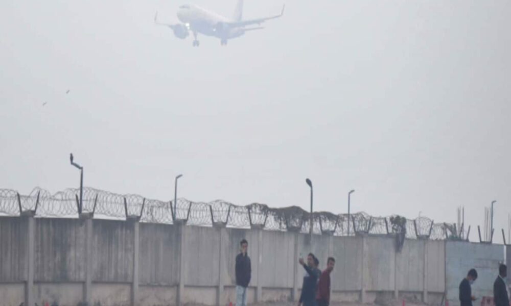कोहरे का सितम, दिल्ली एयरपोर्ट से फ्लाइट्स मुंबई और जयपुर हो गईं डायवर्ट; कब तक है यलो अलर्ट
