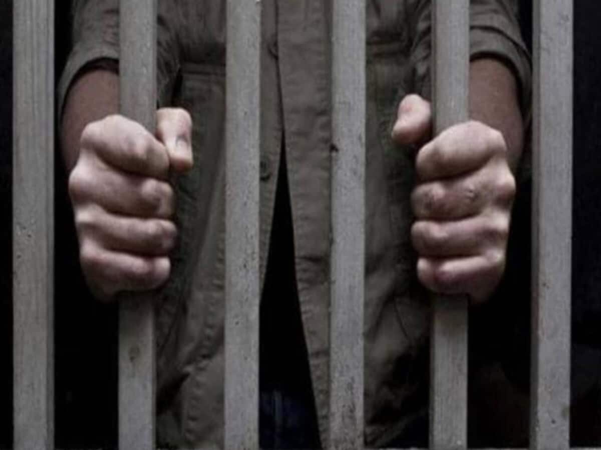 अपराध हो गया बहुत और अब नहीं…अल्मोड़ा जेल में बंद कुख्यात डॉन पीपी-प्रकाश पांडे अब बनना चाहता है संन्यासी अपराध हो गया बहुत और अब नहीं…अल्मोड़ा जेल में बंद कुख्यात डॉन पीपी-प्रकाश पांडे अब बनना चाहता है संन्यासी