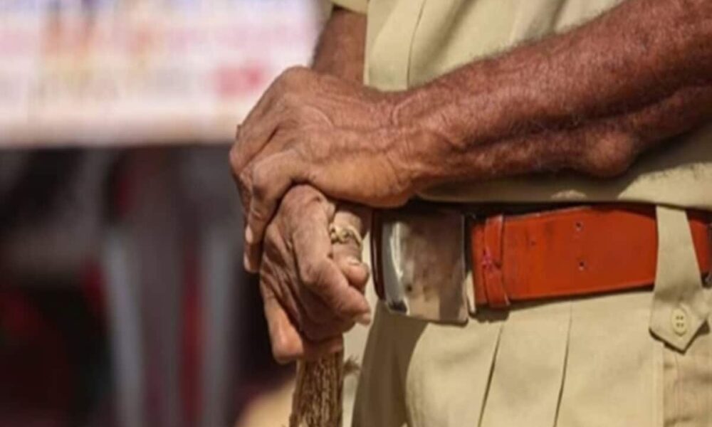 पुलिस की वर्दी में रील्स बनाई तो नपेंगे, ऑन ड्यूटी सोशल मीडिया अकाउंट के इस्तेमाल पर पाबंदी; जारी की गई पॉलिसी