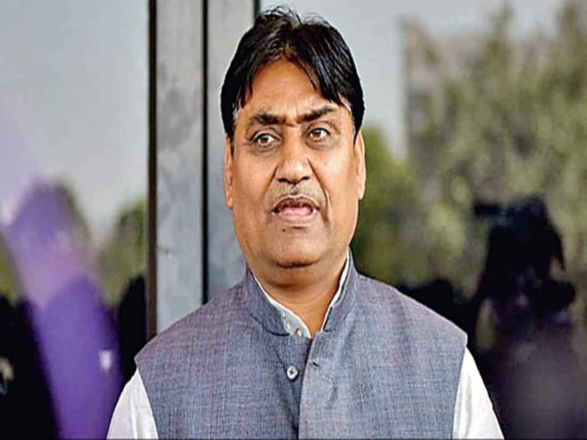 'गुजरात मॉडल बिलकिस बानो वाला', बीजेपी पर बरसे डोटासरा; कहा-राजस्थान को जरूरत नहीं… 'गुजरात मॉडल बिलकिस बानो वाला', बीजेपी पर बरसे डोटासरा; कहा-राजस्थान को जरूरत नहीं…