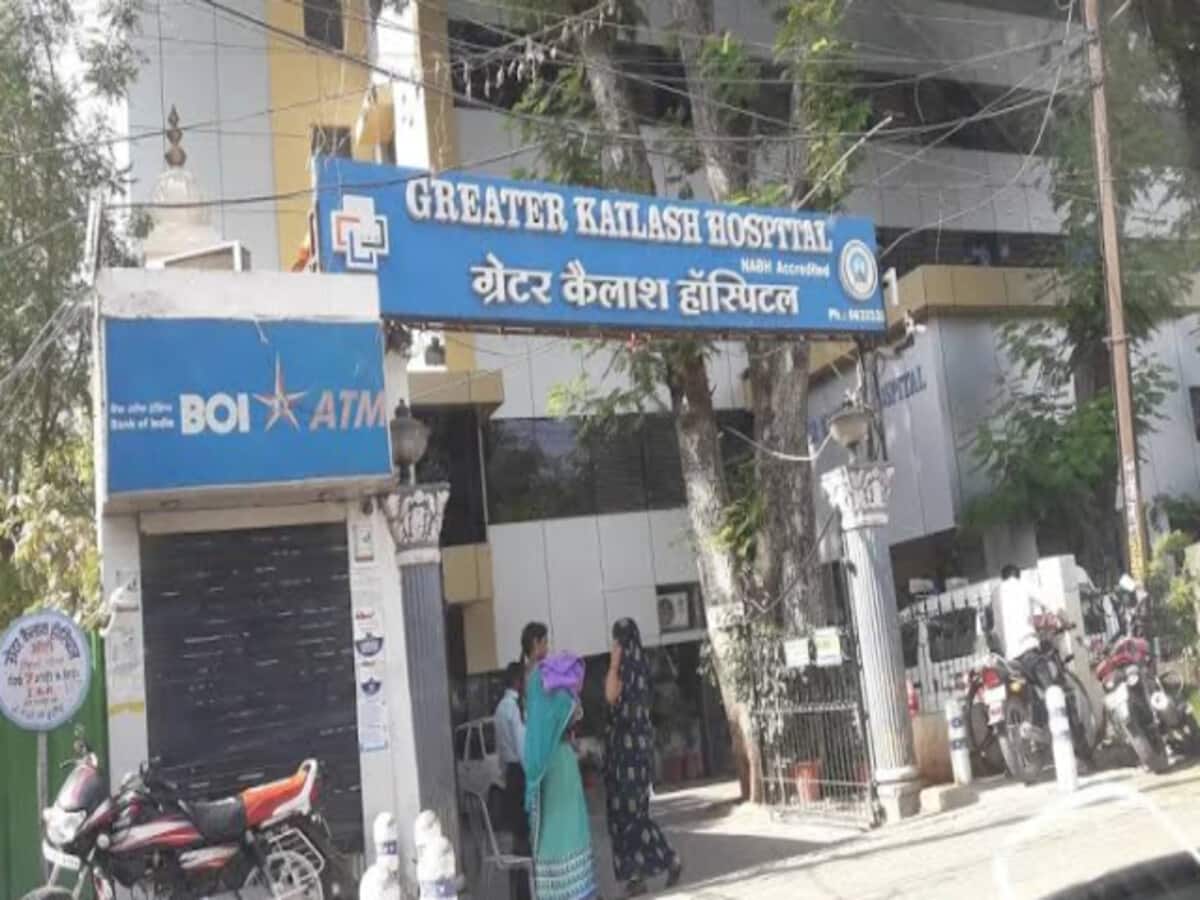 इंदौर के डॉक्टर दंपती से साइबर फ्रॉड, अमेरिकी बैंक से लोन दिलाने के नाम पर 4 करोड़ की ठगी इंदौर के डॉक्टर दंपती से साइबर फ्रॉड, अमेरिकी बैंक से लोन दिलाने के नाम पर 4 करोड़ की ठगी