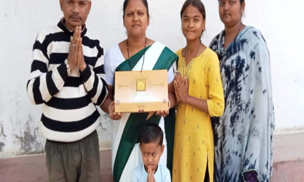 Santoshi who did post mortem of 700 dead bodies got invitation to Ram temple tears welled up after seeing the letter