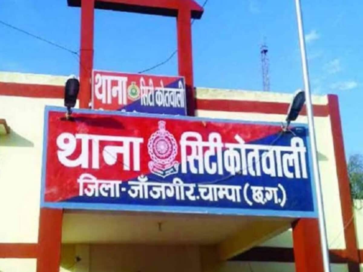 बंद कमरे में फंदे पर लटका था जवान तो नीचे बैड में पड़ी थी महिला की लाश, बदबू आने पर हुआ खुलासा, लिव-इन रिलेशनशिप का मामला बंद कमरे में फंदे पर लटका था जवान तो नीचे बैड में पड़ी थी महिला की लाश, बदबू आने पर हुआ खुलासा, लिव-इन रिलेशनशिप का मामला
