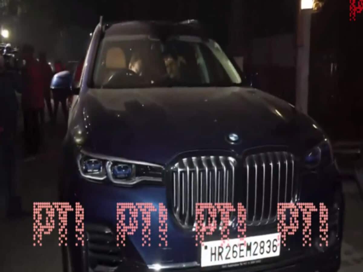 enforcement directorate ed raids at residence of jharkhand chief minister hemant soren – दिल्ली में हेमंत सोरेन के ठिकानों पर ईडी के छापे, BMW कार ले गई जांच एजेंसी की टीम
