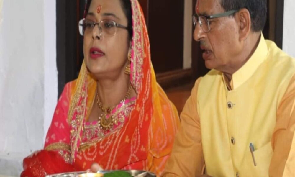 MP के पूर्व CM शिवराज की पत्नी साधना सिंह को HC का नोटिस, माहानि वाले केस में कांग्रेस नेता ने लगाई थी याचिका