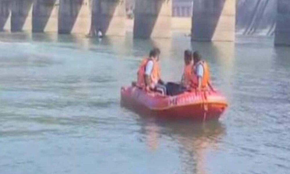 पत्नी के चरित्र पर शक हुआ तो नदी में फेंक दी चार साल की बेटी, वापस घर पहुंचा तो….