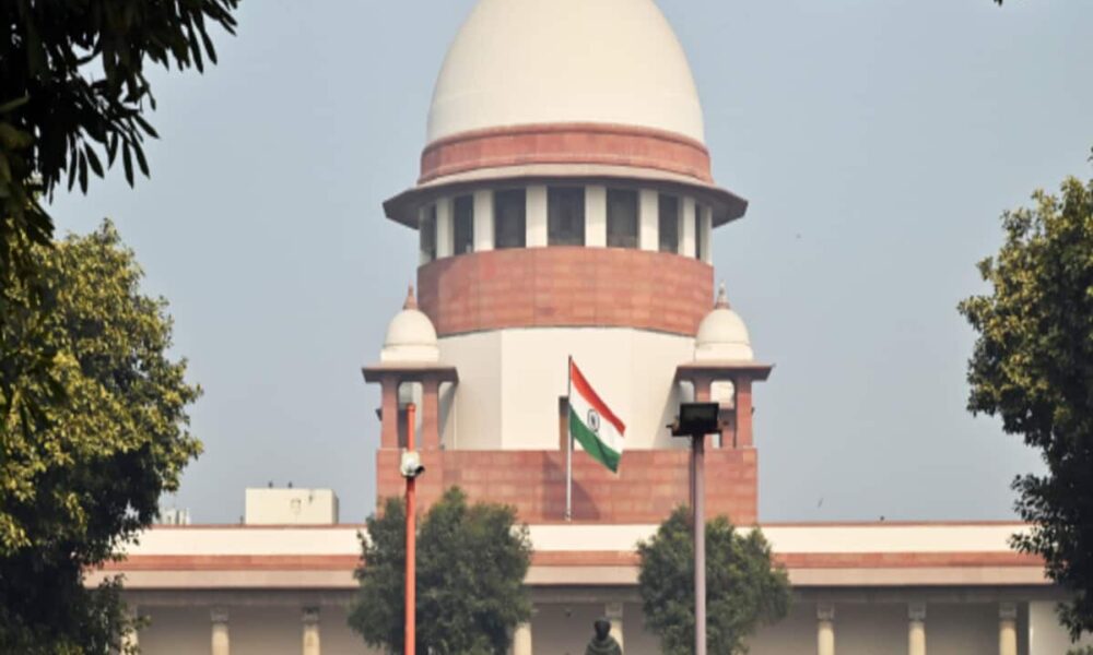 जब कम्प्लेन निजी कंपनी की है, तो पंजाब सरकार अपील में क्यों आई? SC की सख्त टिप्पणी; बादल को राहत