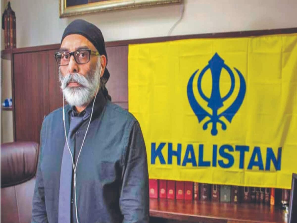दुर्गियाना मंदिर को बम से उड़ाने की धमकी, आतंकी पन्नू के खिलाफ दर्ज हुआ केस दुर्गियाना मंदिर को बम से उड़ाने की धमकी, आतंकी पन्नू के खिलाफ दर्ज हुआ केस