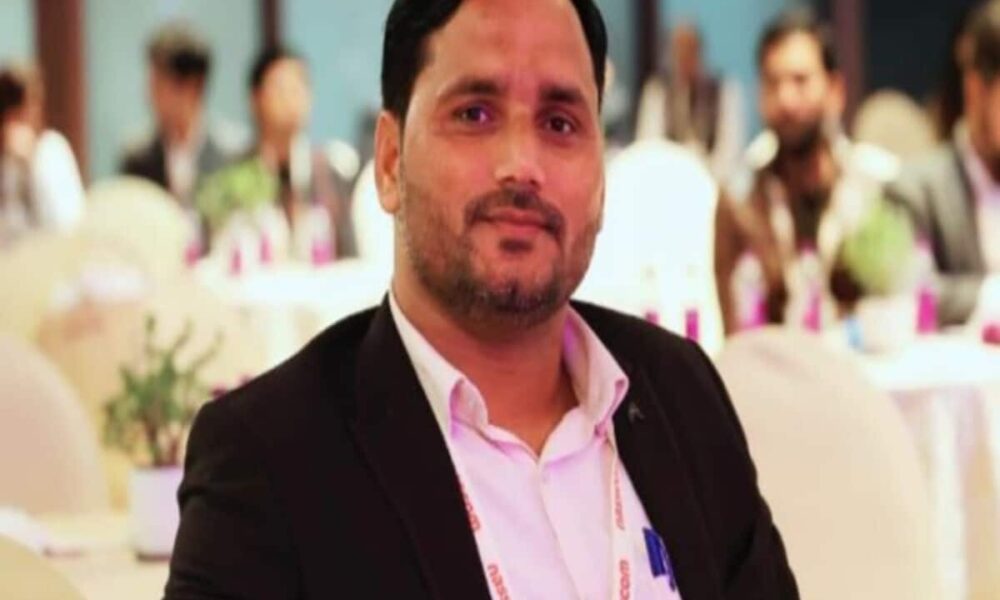 दोनों पैर खराब, फिर भी बनाया यह रिकॉर्ड; कौन हैं पैरा स्विमर सत्येंद्र सिंह जिन्हें मिला पद्मश्री सम्मान