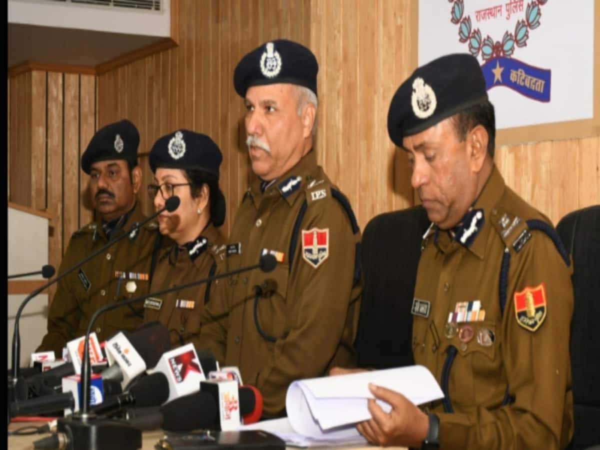 राजस्थान पुलिस: सत्ता परिवर्तन के बाद ‘डर्टी पॉलिटिक्स’, पूर्व DGP उमेश मिश्रा के बाद किसकी बारी? राजस्थान पुलिस: सत्ता परिवर्तन के बाद ‘डर्टी पॉलिटिक्स’, पूर्व DGP उमेश मिश्रा के बाद किसकी बारी?