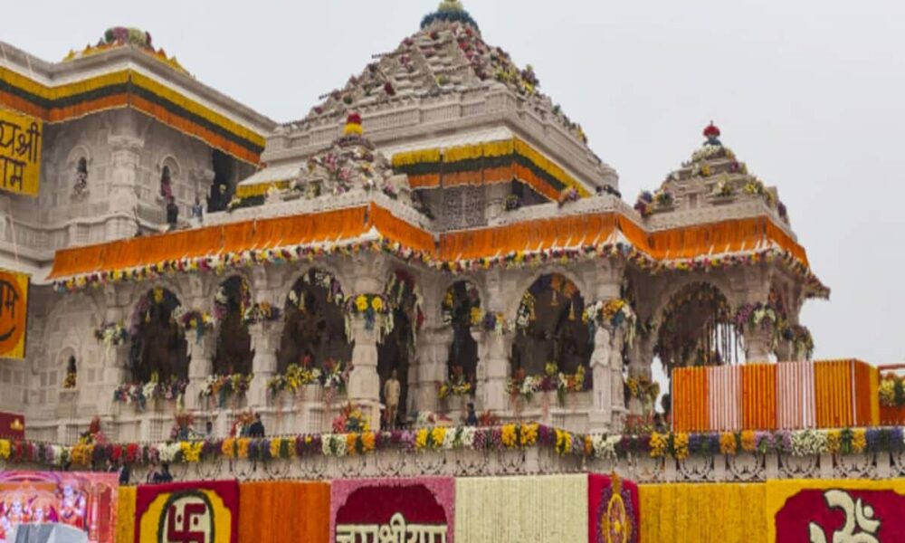 राम मंदिर प्राण प्रतिष्ठा: उज्जैन महाकालेश्वर मंदिर में तैयार 5 लाख लड्डू पहुंचे अयोध्या