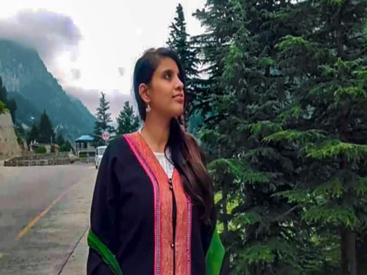 8 घंटे की नौकरी कर रही पाक से लौटी अंजू, अब बच्चों को लेकर लिया बड़ा फैसला; तलाक पर क्या अपडेट? 8 घंटे की नौकरी कर रही पाक से लौटी अंजू, अब बच्चों को लेकर लिया बड़ा फैसला; तलाक पर क्या अपडेट?