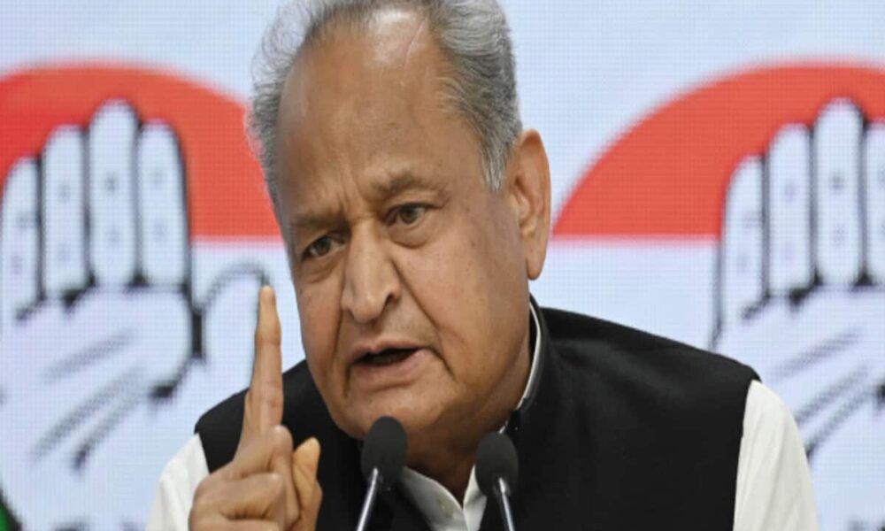 Jodhpur News: Question raised on political ability of Ashok Gehlot son mic snatched away