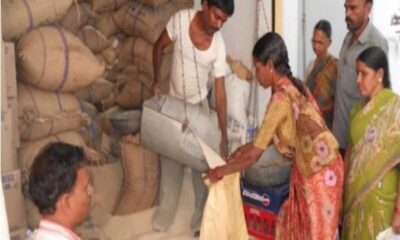 फ्री गेहूं-चावल लेने वालों को लग सकता है झटका, राशन राशन कार्डों में नए नाम दर्ज करवाने को काट रहे चक्कर