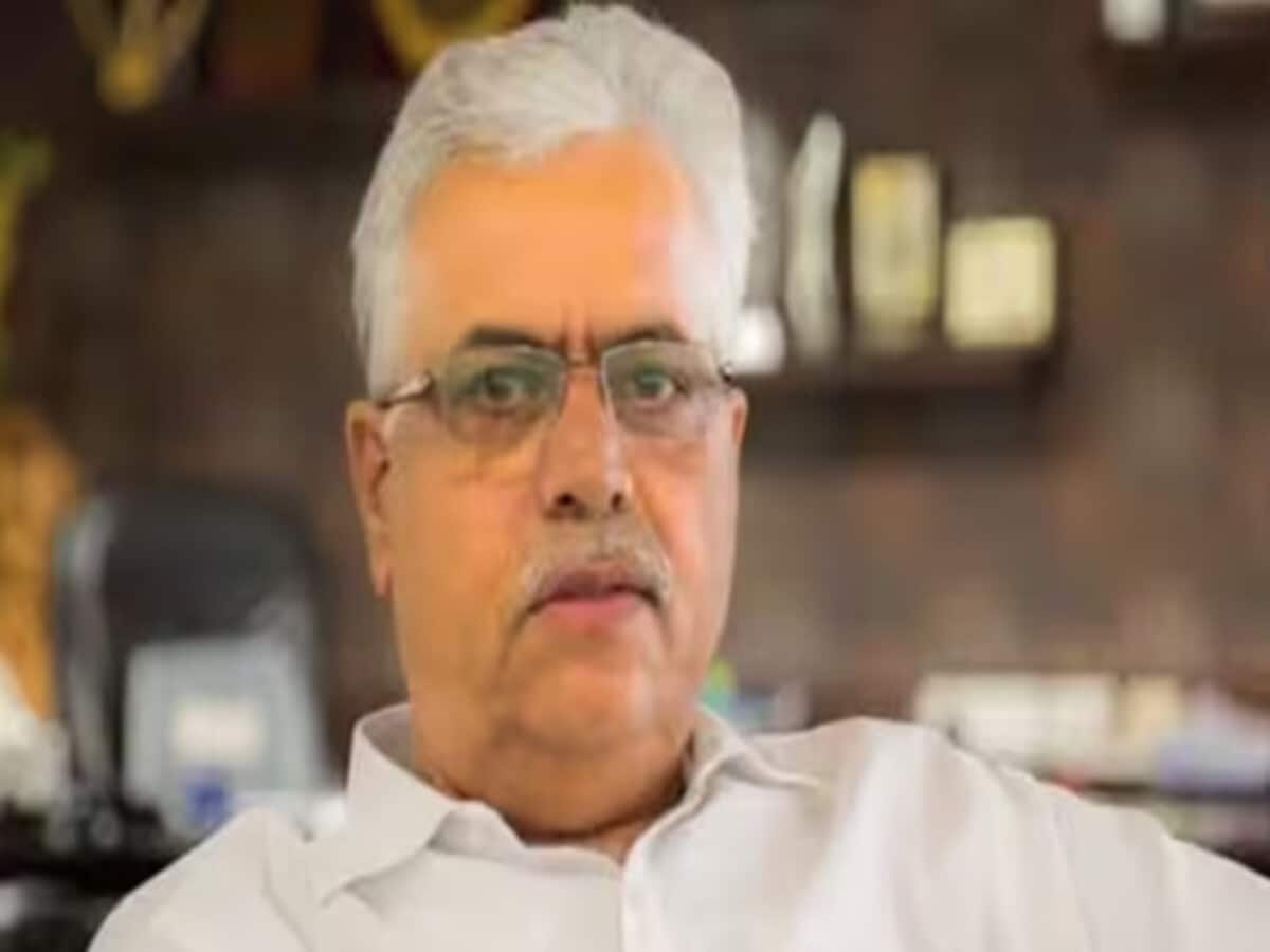दिल्ली से बाहर नहीं जाना है, मोबाइल नंबर दें; जेल से निकले सुपरटेक के चेयरमैन पर क्या-क्या पाबंदियां दिल्ली से बाहर नहीं जाना है, मोबाइल नंबर दें; जेल से निकले सुपरटेक के चेयरमैन पर क्या-क्या पाबंदियां