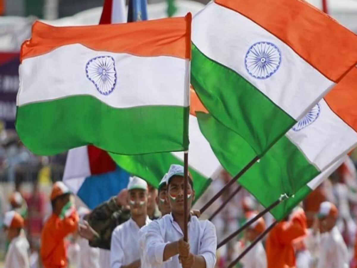 छत्तीसगढ़ में गणतंत्र दिवस पर कोविड का साया, सरकार ने बजाई खतरे की घंटी, सावधानी के निर्देश छत्तीसगढ़ में गणतंत्र दिवस पर कोविड का साया, सरकार ने बजाई खतरे की घंटी, सावधानी के निर्देश