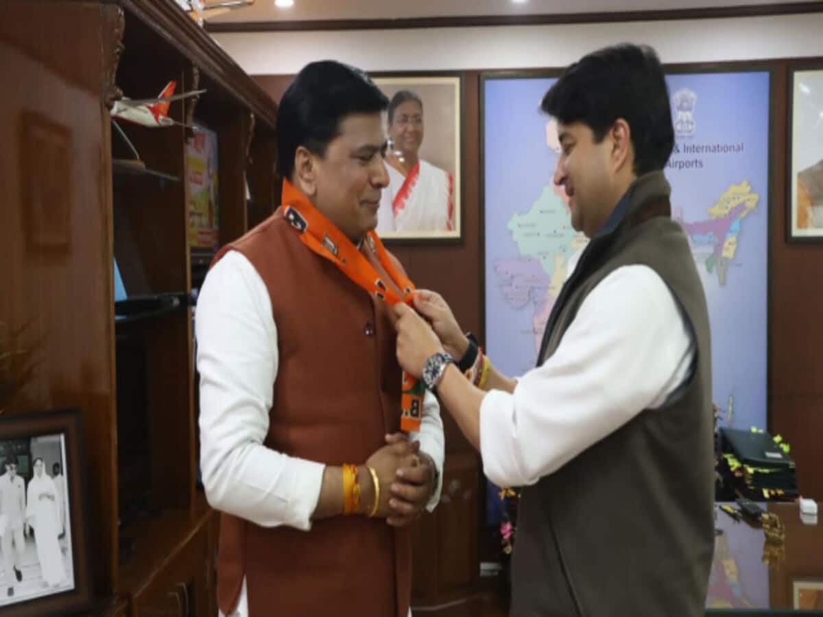 लोकसभा चुनाव से पहले कांग्रेस को झटका, BJP में शामिल हुए MP के दो नेता लोकसभा चुनाव से पहले कांग्रेस को झटका, BJP में शामिल हुए MP के दो नेता