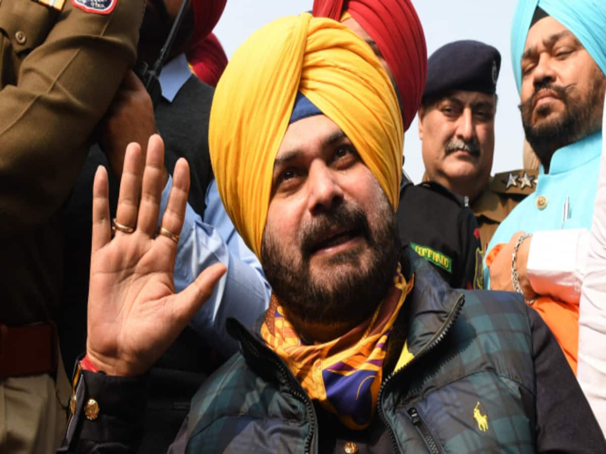 फिर पाकिस्तान चले नवजोत सिंह सिद्धू, याद आई इमरान खान की खातिरदारी फिर पाकिस्तान चले नवजोत सिंह सिद्धू, याद आई इमरान खान की खातिरदारी