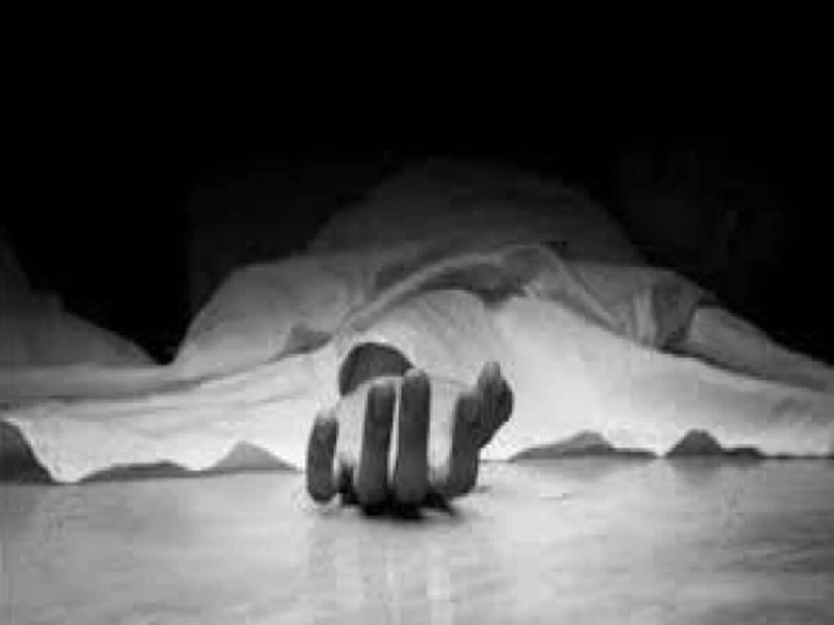Minor girl commits suicide after delivering a dead child police said she was in relationship with accused – रेप पीड़िता नाबालिग ने 8 महीने के मृत बच्चे को जन्म दे खा लिया जहर, पुलिस बोली Minor girl commits suicide after delivering a dead child police said she was in relationship with accused – रेप पीड़िता नाबालिग ने 8 महीने के मृत बच्चे को जन्म दे खा लिया जहर, पुलिस बोली