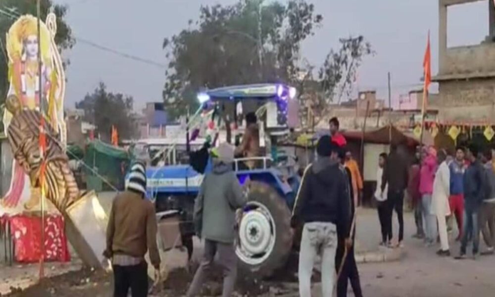 उज्जैन में सरदार पटेल की मूर्ति गिराए जाने के मामले में 22 गिरफ्तार, इलाके में भारी पुलिस बल तैनात