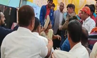 MP में विकसित भारत संकल्प यात्रा के दौरान मंच पर बवाल, कांग्रेस नेता के हाथ में दिखा जूता