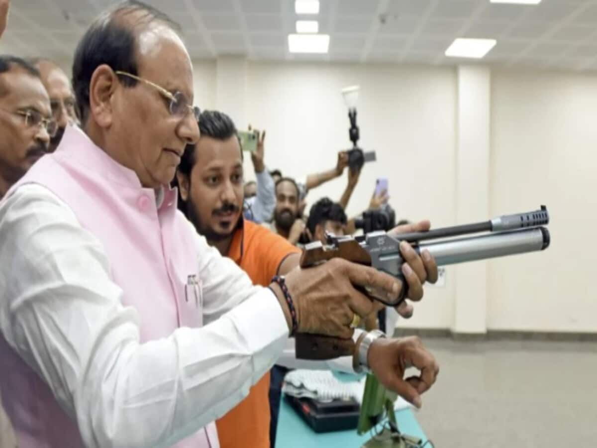 अब दिल्ली में आसान होगा बंदूक के लाइसेंस लेना, कारतूस भी 10,000; एलजी ने बदले नियम अब दिल्ली में आसान होगा बंदूक के लाइसेंस लेना, कारतूस भी 10,000; एलजी ने बदले नियम