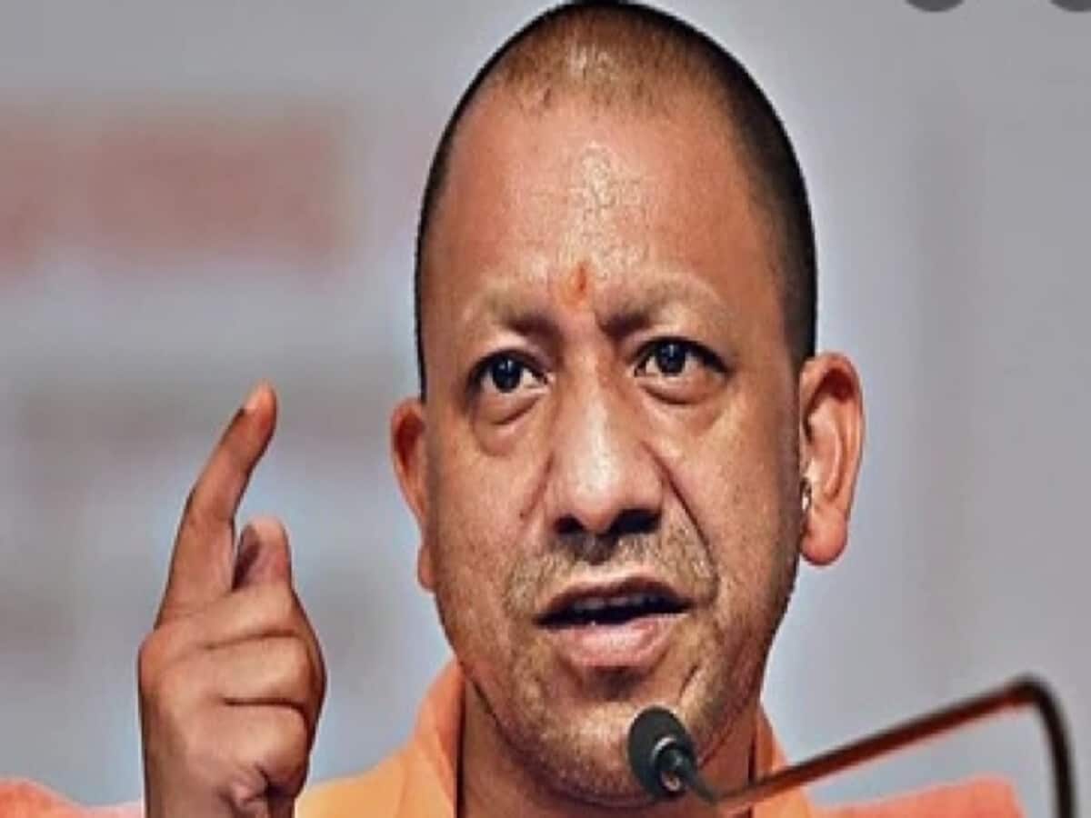सीएम योगी का सख्त रुख, पार्कों और पार्किंग क्षेत्रों में अवैध कब्जा करना पड़ेगा भारी सीएम योगी का सख्त रुख, पार्कों और पार्किंग क्षेत्रों में अवैध कब्जा करना पड़ेगा भारी